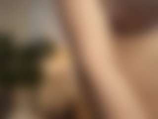 Live cam show with RowenaGossett - Oil on StripNow