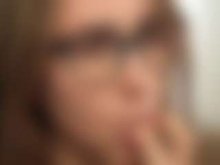 RowenaGossett's Live Sex Cam Show