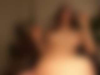Live cam show with RowenaGossett - Flashing on Camsoda
