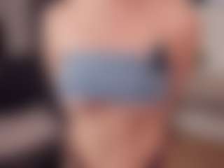 Live cam show with SibleyDunsford - Strip Brown Hair on Camsoda