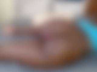 Live cam show with Darkqween23 - Lush on Camsoda