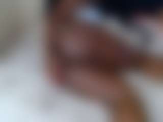 Live cam show with Darkqween23 - Ebony Lush on livesuperchat.net