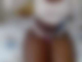 Live cam show with Darkqween23 - Deepthroat on Camsoda Late Night