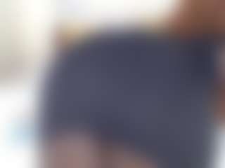 Live cam show with Darkqween23 - Thick on chickslive.net