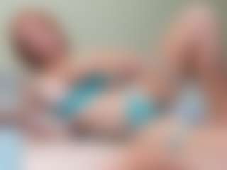 Live cam show with AniAndFrank - Tease on SinfulBabes
