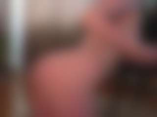 Live cam show with Linda - Tease on Chatstar