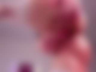 Live cam show with NaomiAsian - Petite on Camming Site