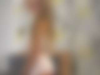 Live cam show with WhitneyFairleigh - Moaning on Camming Site