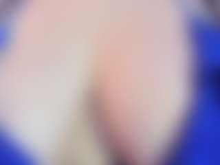 Live cam show with dollyzoe - Double Penetration on Camsoda