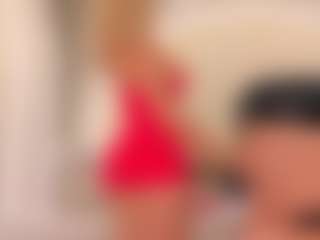 Live cam show with IsabelBornner - Fingering on AdultVida.com