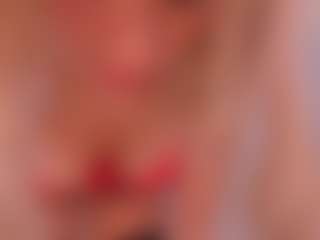 Live cam show with IsabelBornner - Athletic on Stripli.com