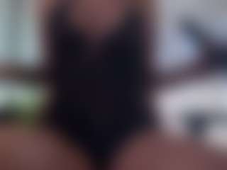 Live cam show with Scarlett - Skinny on Camming Site
