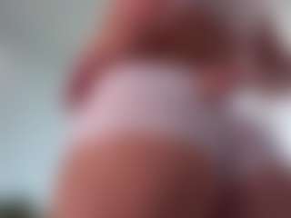 Live cam show with Scarlett - Asian Big Ass on Gym Cam Girls
