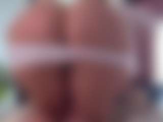 Live cam show with Scarlett - Asian Lovense on AdultVida.com