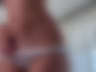 Live cam show with Scarlett - Strip Asian on livesuperchat.net