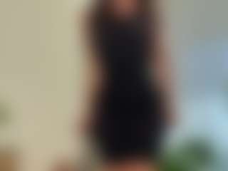 Live cam show with Scarlett - Striptease Asian on Hubzter Live