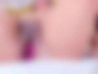 Live cam show with KendralHolson - Public MILF on CamwithHer