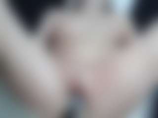 Live cam show with AnnaHotSquirt - Spanking on AdultVida.com