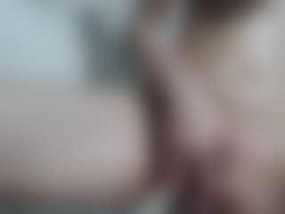 AnnaHotSquirt's Live Sex Cam Show