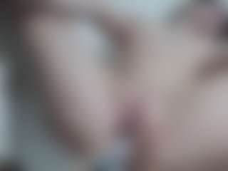 AnnaHotSquirt's Live Sex Cam Show