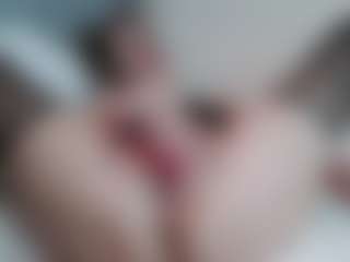 AnnaHotSquirt's Live Sex Cam Show