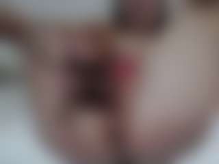 AnnaHotSquirt's Live Sex Cam Show