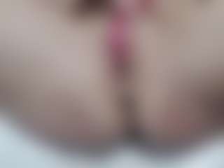 AnnaHotSquirt's Live Sex Cam Show