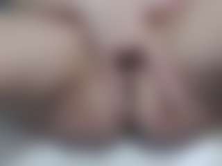 AnnaHotSquirt's Live Sex Cam Show