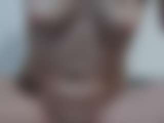 AnnaHotSquirt's Live Sex Cam Show