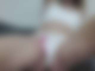 AnnaHotSquirt's Live Sex Cam Show