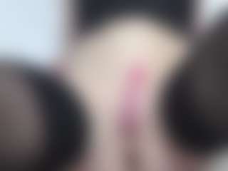 AnnaHotSquirt's Live Sex Cam Show