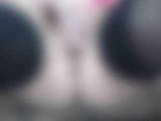 AnnaHotSquirt's Live Sex Cam Show