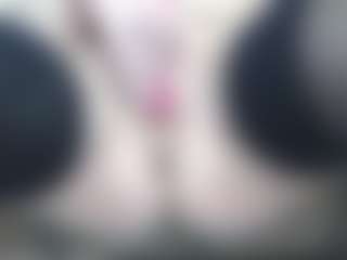 AnnaHotSquirt's Live Sex Cam Show