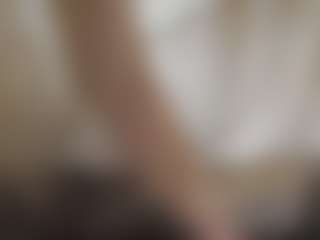 AnnaHotSquirt's Live Sex Cam Show
