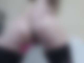 AnnaHotSquirt's Live Sex Cam Show
