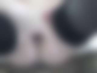 AnnaHotSquirt's Live Sex Cam Show