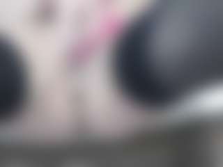 AnnaHotSquirt's Live Sex Cam Show