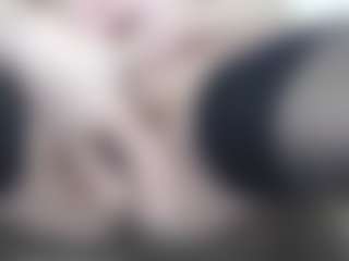 AnnaHotSquirt's Live Sex Cam Show
