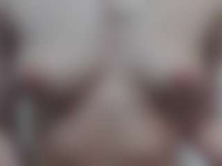 AnnaHotSquirt's Live Sex Cam Show