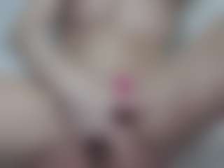 AnnaHotSquirt's Live Sex Cam Show