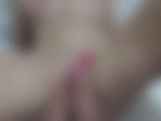 AnnaHotSquirt's Live Sex Cam Show