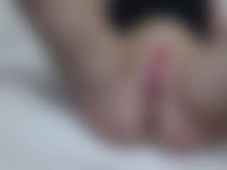 AnnaHotSquirt's Live Sex Cam Show