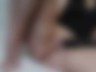 Live cam show with AnnaHotSquirt - Amateur on xDating