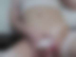 AnnaHotSquirt's Live Sex Cam Show