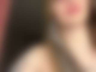 Live cam show with Leya - Upskirt on AdultVida.com
