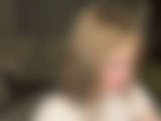 Live cam show with Leya - Upskirt on AdultVida.com
