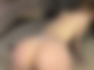 Live cam show with Leya - Upskirt on Cam Slut