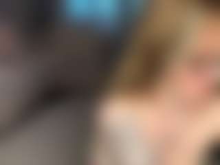 Live cam show with Leya - Upskirt on livesuperchat.net