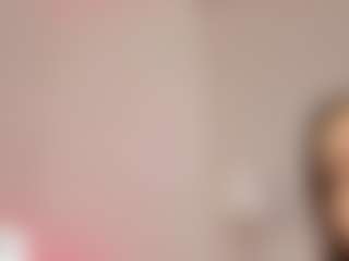 Cutie Riley's Live Sex Cam Show