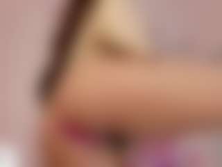 Live cam show with Cutie Riley - Deepthroat on sexylive.show
